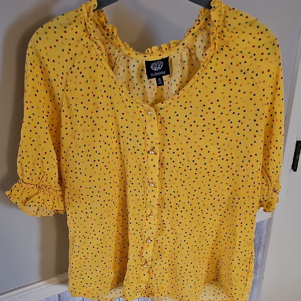 E6🔹️Bobeau Yellow Polka Dot Button-Up Blouse